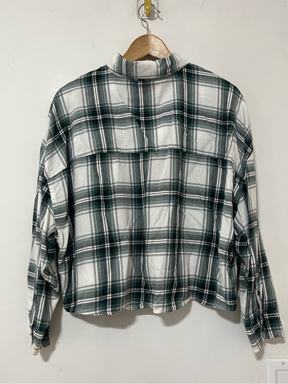 Abercrombie &‎ Fitch Soft A&F Cropped Plaid Flannel Top Womens M White Boxy - Picture 3 of 5